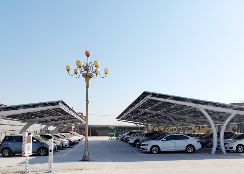 2025.01.10教瑞芬 新能源光伏车棚顺利投入使用.jpg